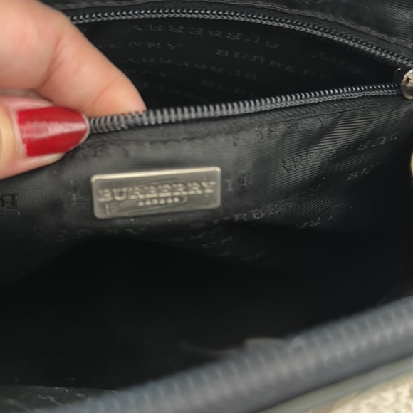 AUTHENTIC BURBERRY BAG - Picture 5 of 7